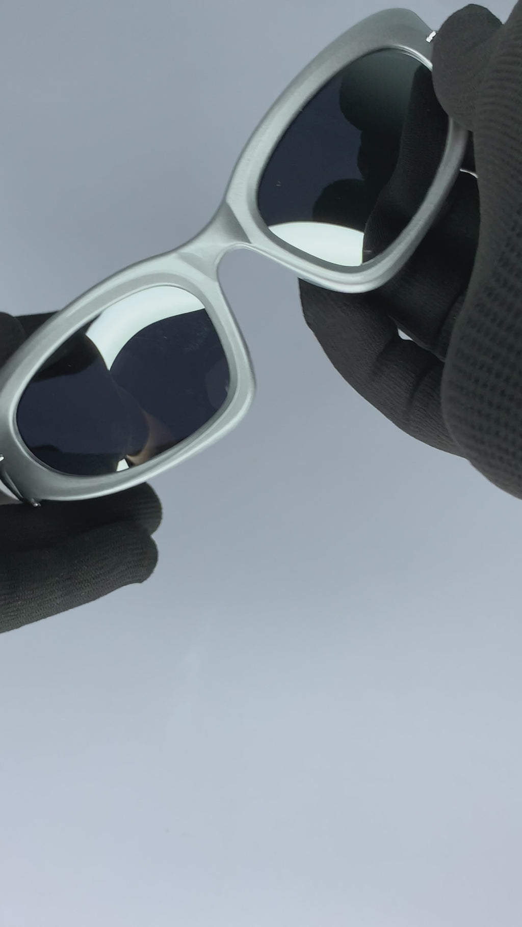 Y2K - Silver Chrome Viper Glasses - White Mercury